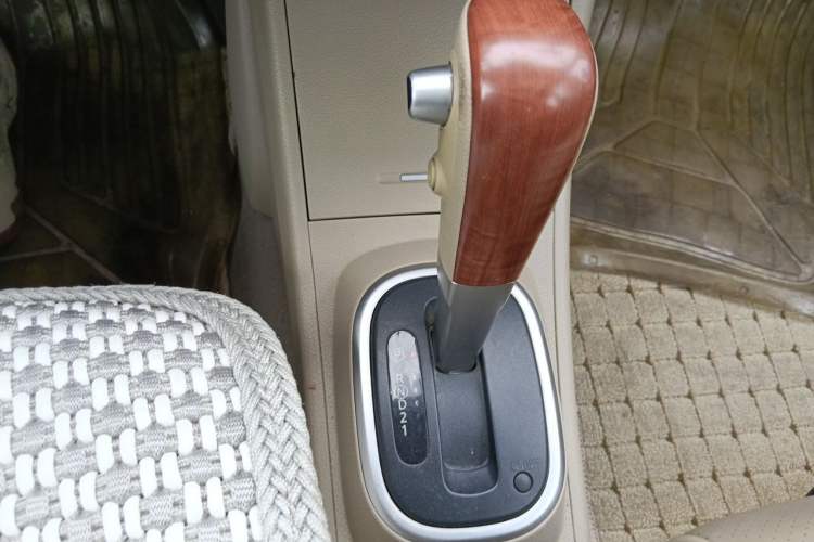 Used Nissan Tiida Sedan 2006 1.6JE AT Gear Lever