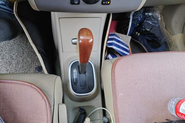 Used Nissan Tiida Sedan 2006 1.6JE AT Gear Lever