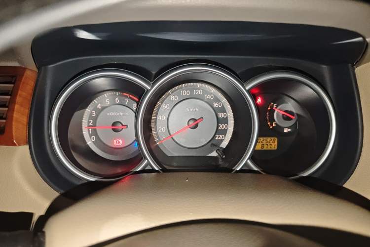 Used Nissan Tiida Sedan 2006 1.6JE MT Instrument Cluster