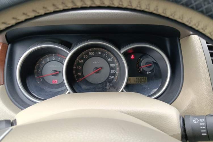 Used Nissan Tiida Sedan 2006 1.6JE AT Instrument Cluster