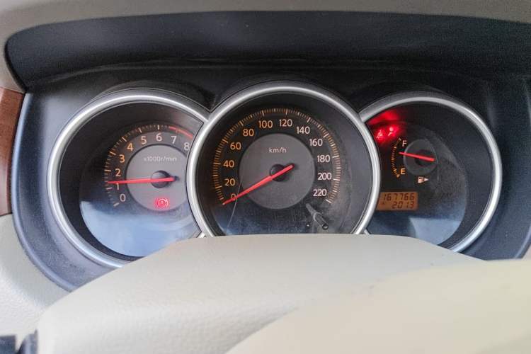 Used Nissan Tiida Sedan 2006 1.6JE AT Instrument Cluster