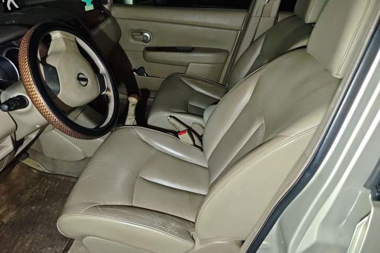 Used Nissan Tiida Sedan 2006 1.6JE MT Left Front Seat