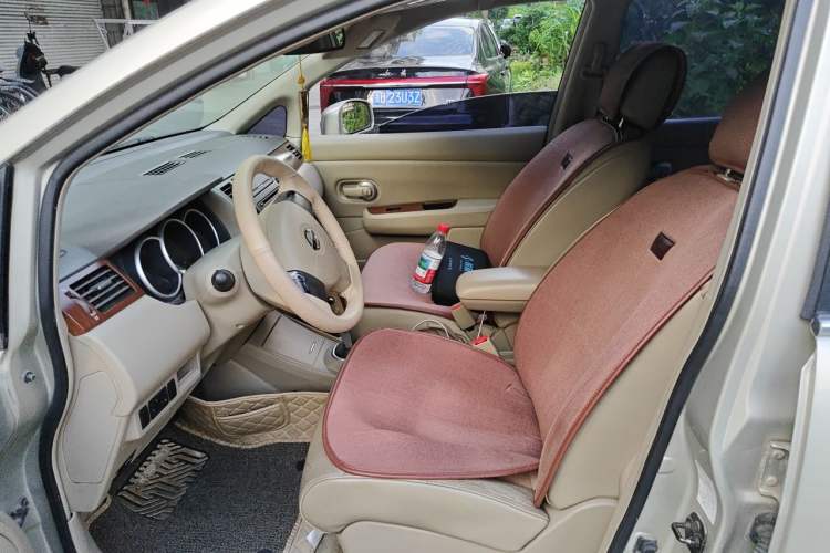 Used Nissan Tiida Sedan 2006 1.6JE AT Left Front Seat