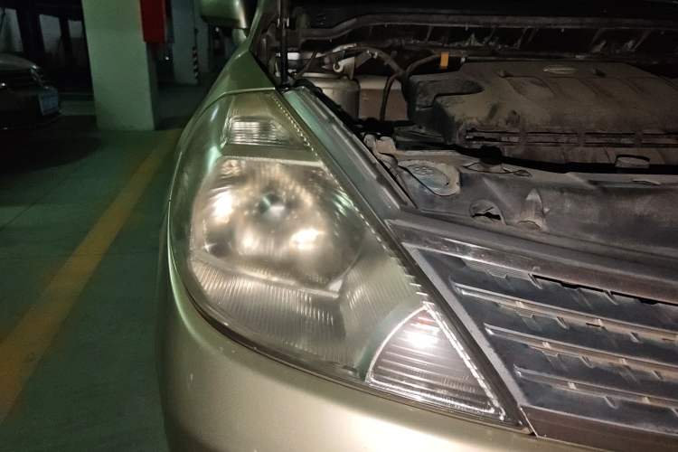 Used Nissan Tiida Sedan 2006 1.6JE MT Right Front Headlight