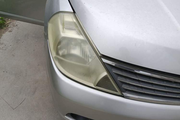 Used Nissan Tiida Sedan 2006 1.6JE AT Right Front Headlight