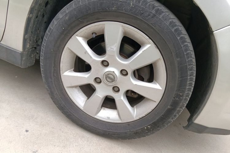 Used Nissan Tiida Sedan 2006 1.6JE AT Right Front Wheel Hub
