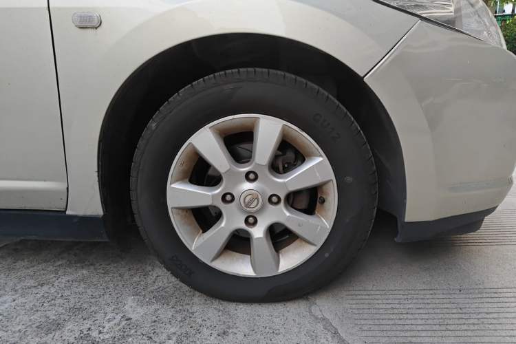 Used Nissan Tiida Sedan 2006 1.6JE AT Right Front Wheel Hub