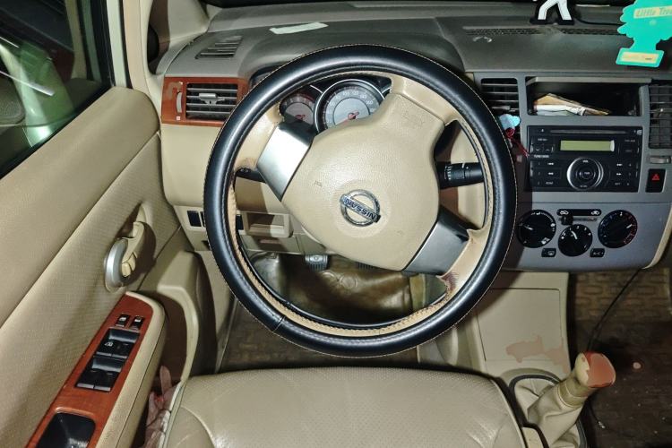 Used Nissan Tiida Sedan 2006 1.6JE MT Steering Wheel