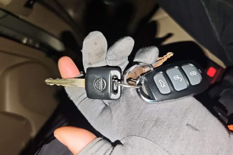 Used Nissan Tiida Sedan 2006 1.6JE MT Vehicle Key