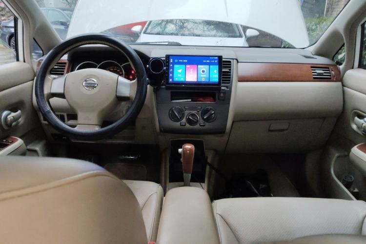 Used Nissan Tiida Sedan 2006 1.6JE AT Center Console
