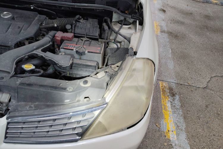 Used Nissan Tiida Sedan 2006 1.6JE AT Engine Bay Left