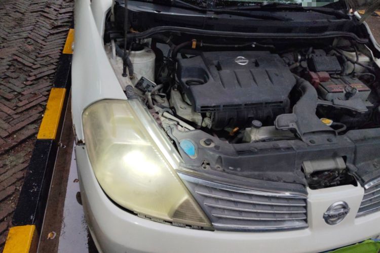 Used Nissan Tiida Sedan 2006 1.6JE AT Engine Bay Right