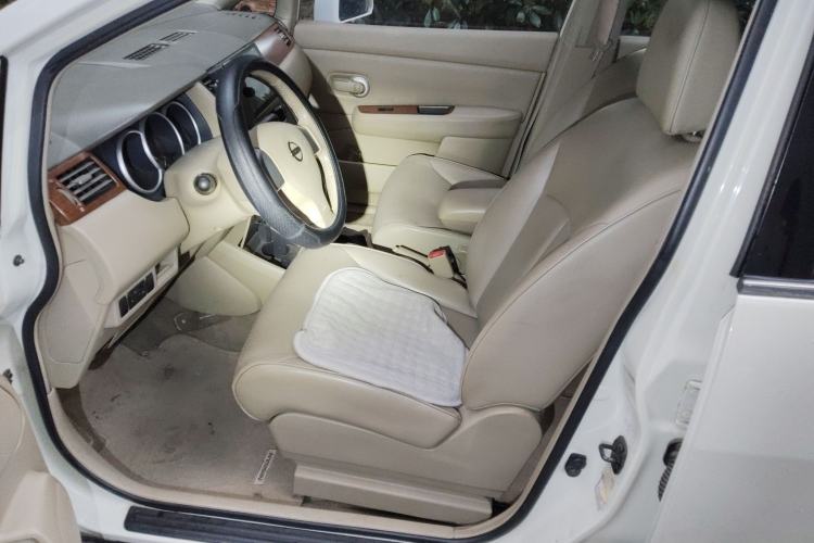 Used Nissan Tiida Sedan 2006 1.6JE AT Left Front Seat