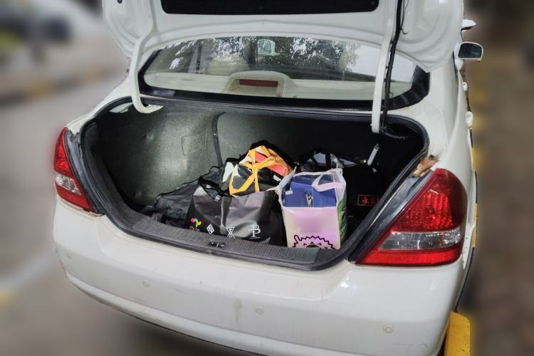 Used Nissan Tiida Sedan 2006 1.6JE AT Trunk