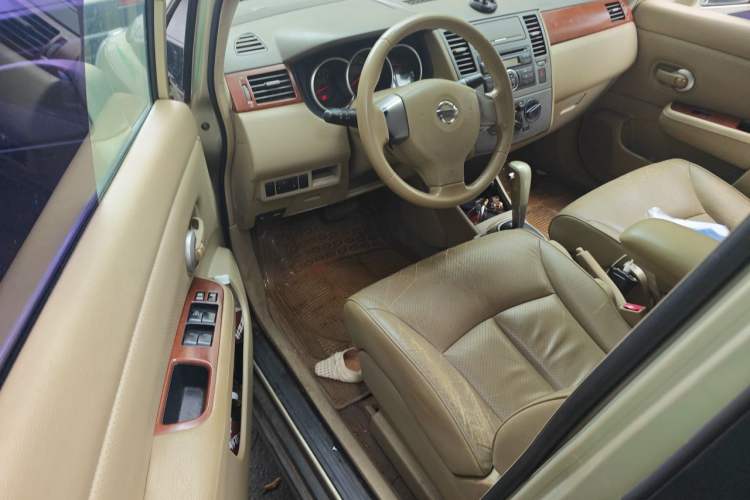 Used Nissan Tiida Sedan 2006 1.6JE AT Driver Seat