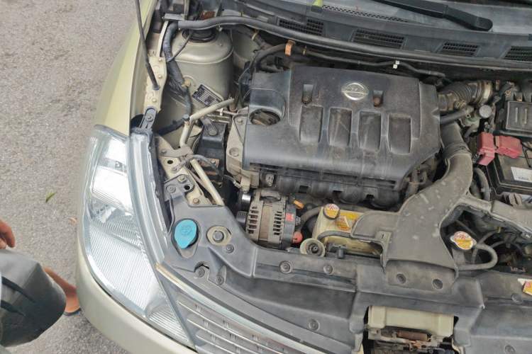 Used Nissan Tiida Sedan 2006 1.6JE AT Engine Bay Right