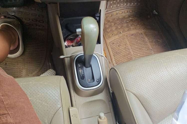 Used Nissan Tiida Sedan 2006 1.6JE AT Gear Lever