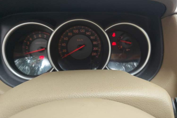Used Nissan Tiida Sedan 2006 1.6JE AT Instrument Cluster