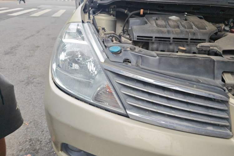 Used Nissan Tiida Sedan 2006 1.6JE AT Right Front Headlight