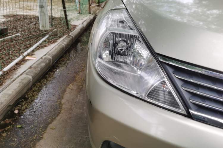 Used Nissan Tiida Sedan 2006 1.6JE AT Right Front Headlight