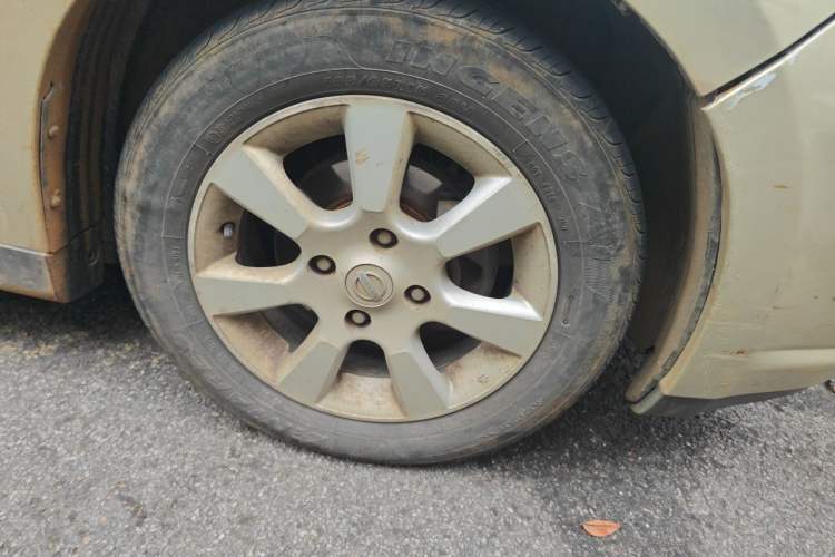 Used Nissan Tiida Sedan 2006 1.6JE AT Right Front Wheel Hub