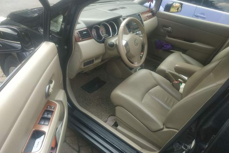 Used Nissan Tiida Sedan 2008 1.6L Automatic Smart Version Driver Seat
