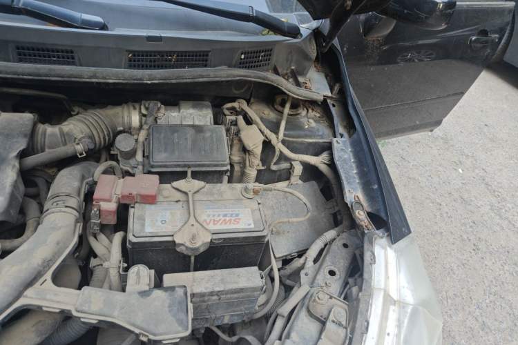 Used Nissan Tiida Sedan 2008 1.6L Automatic Smart Version Engine Bay Left