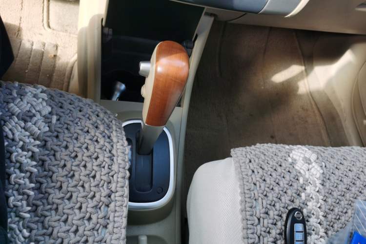 Used Nissan Tiida Sedan 2008 1.6L Automatic Smart Version Gear Lever