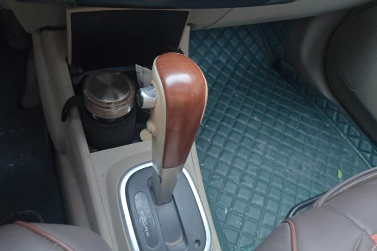 Used Nissan Tiida Sedan 2008 1.6L Automatic Smart Version Gear Lever