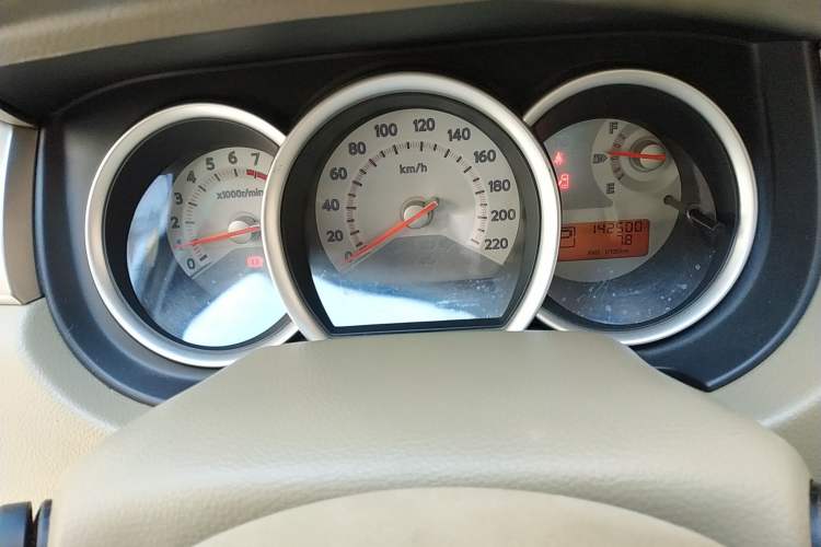 Used Nissan Tiida Sedan 2008 1.6L Automatic Fashion Edition Instrument Cluster