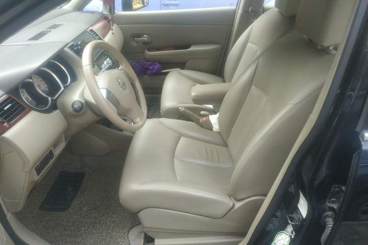Used Nissan Tiida Sedan 2008 1.6L Automatic Smart Version Left Front Seat
