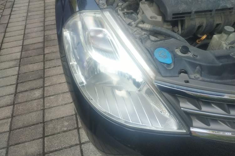 Used Nissan Tiida Sedan 2008 1.6L Automatic Smart Version Right Front Headlight