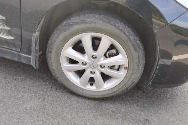 Used Nissan Tiida Sedan 2008 1.6L Automatic Smart Version Right Front Wheel Hub