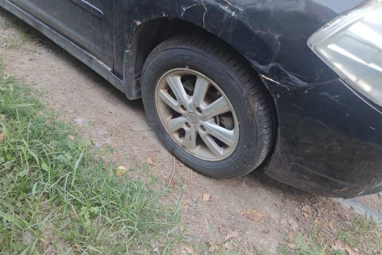 Used Nissan Tiida Sedan 2008 1.6L Automatic Smart Version Right Front Wheel Hub