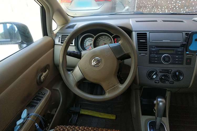 Used Nissan Tiida Sedan 2008 1.6L Automatic Fashion Edition Steering Wheel