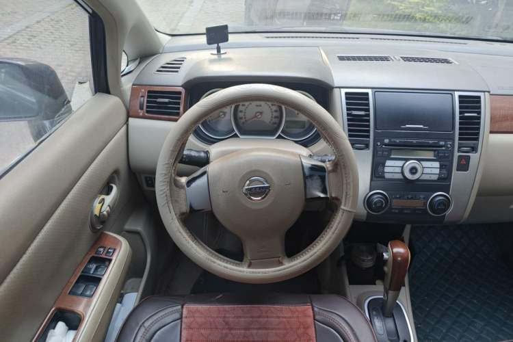 Used Nissan Tiida Sedan 2008 1.6L Automatic Smart Version Steering Wheel
