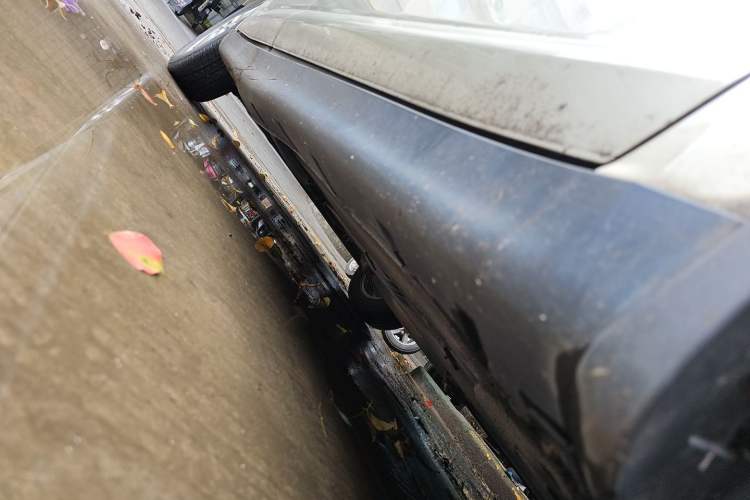 Used Nissan Tiida Sedan 2008 1.6L Automatic Fashion Edition Chassis Front Right