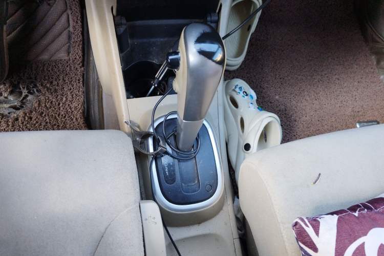 Used Nissan Tiida Sedan 2008 1.6L Automatic Fashion Edition Gear Lever