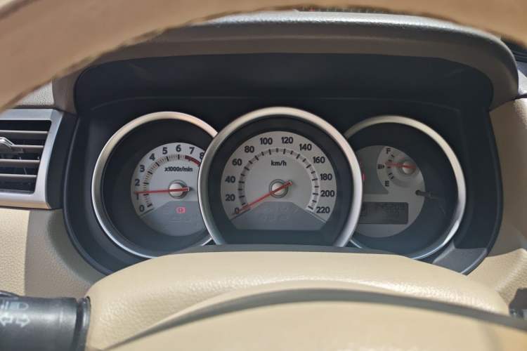 Used Nissan Tiida Sedan 2008 1.6L Automatic Fashion Edition Instrument Cluster