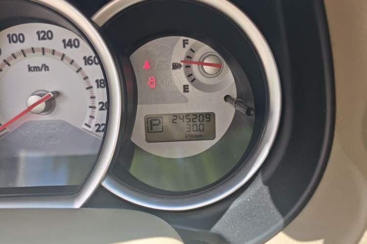 Used Nissan Tiida Sedan 2008 1.6L Automatic Fashion Edition Odometer Close Up