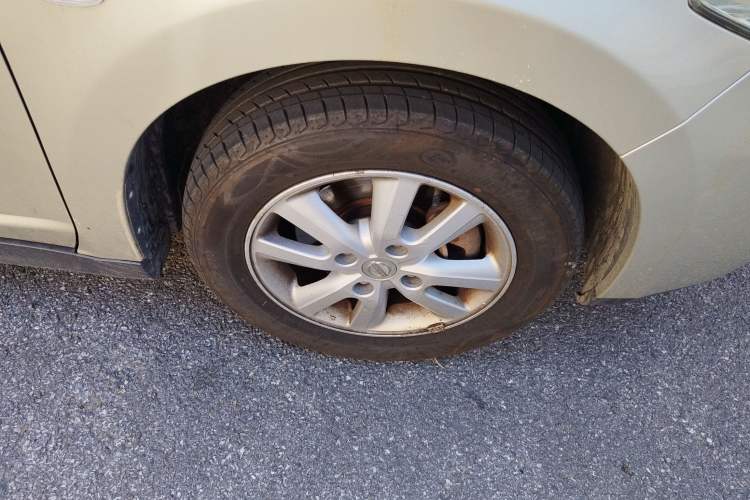 Used Nissan Tiida Sedan 2008 1.6L Automatic Fashion Edition Right Front Wheel Hub
