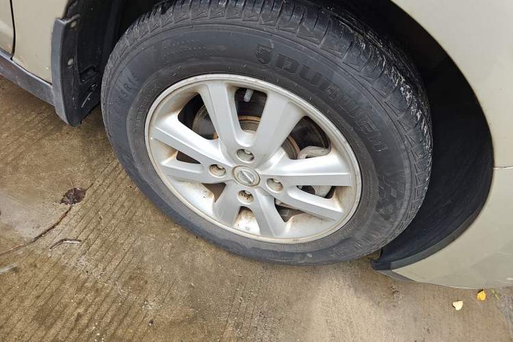 Used Nissan Tiida Sedan 2008 1.6L Automatic Fashion Edition Right Front Wheel Hub
