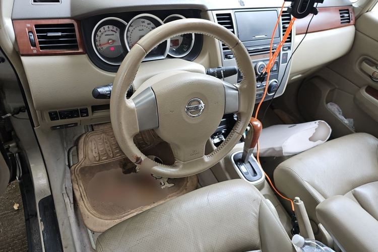 Used Nissan Tiida Sedan 2008 1.6L Automatic Fashion Edition Steering Wheel