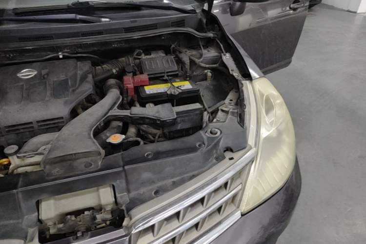 Used Nissan Tiida Sedan 2008 1.6L Automatic Smart Version Engine Bay Left
