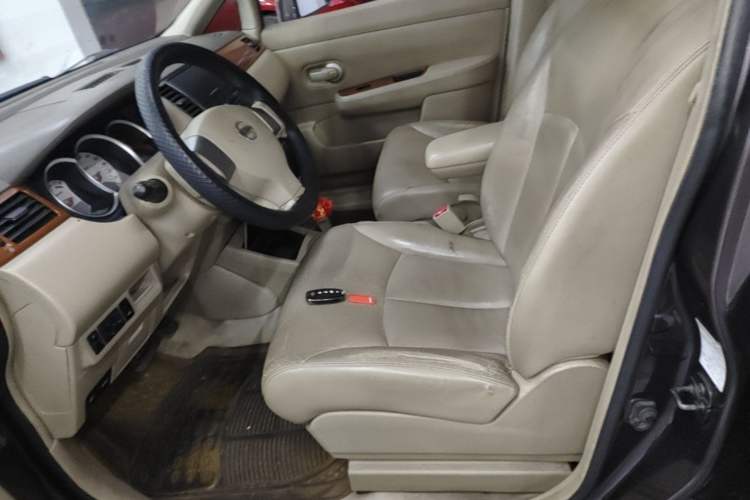 Used Nissan Tiida Sedan 2008 1.6L Automatic Smart Version Left Front Seat