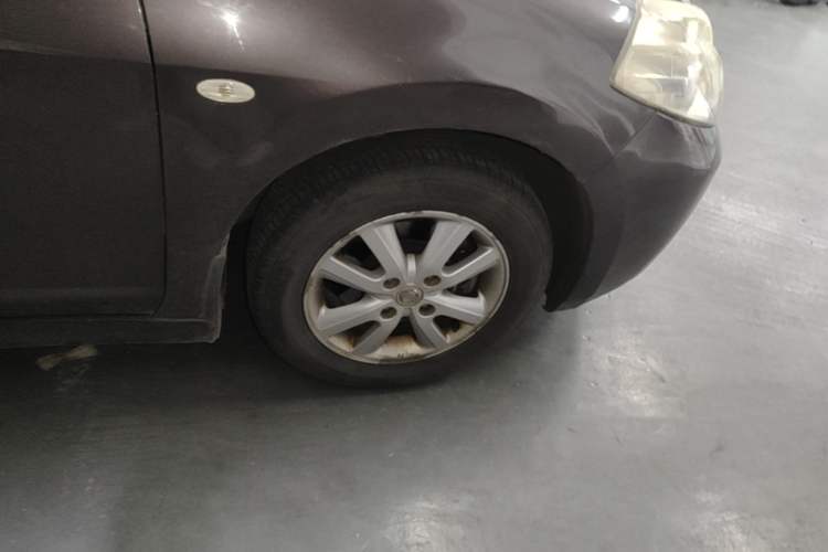 Used Nissan Tiida Sedan 2008 1.6L Automatic Smart Version Right Front Wheel Hub