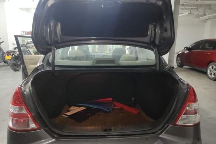 Used Nissan Tiida Sedan 2008 1.6L Automatic Smart Version Trunk