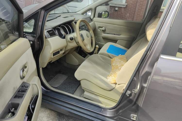 Used Nissan Tiida Sedan 2008 1.6L Manual Fashion Edition Driver Seat
