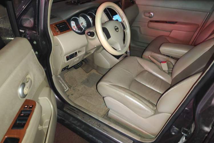 Used Nissan Tiida Sedan 2008 1.6L Automatic Smart Version Driver Seat