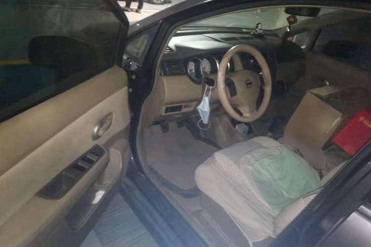 Used Nissan Tiida Sedan 2008 1.6L Manual Fashion Edition Driver Seat